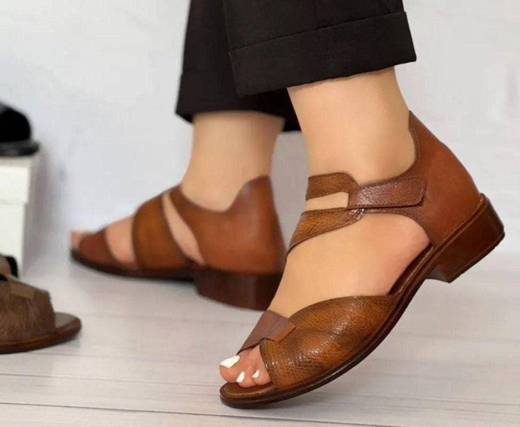 صندل زنانه عسلی و مشکی کیفیت عالی کفش جلوباز کفش تابستانی صندل ترند صندل دخترانه