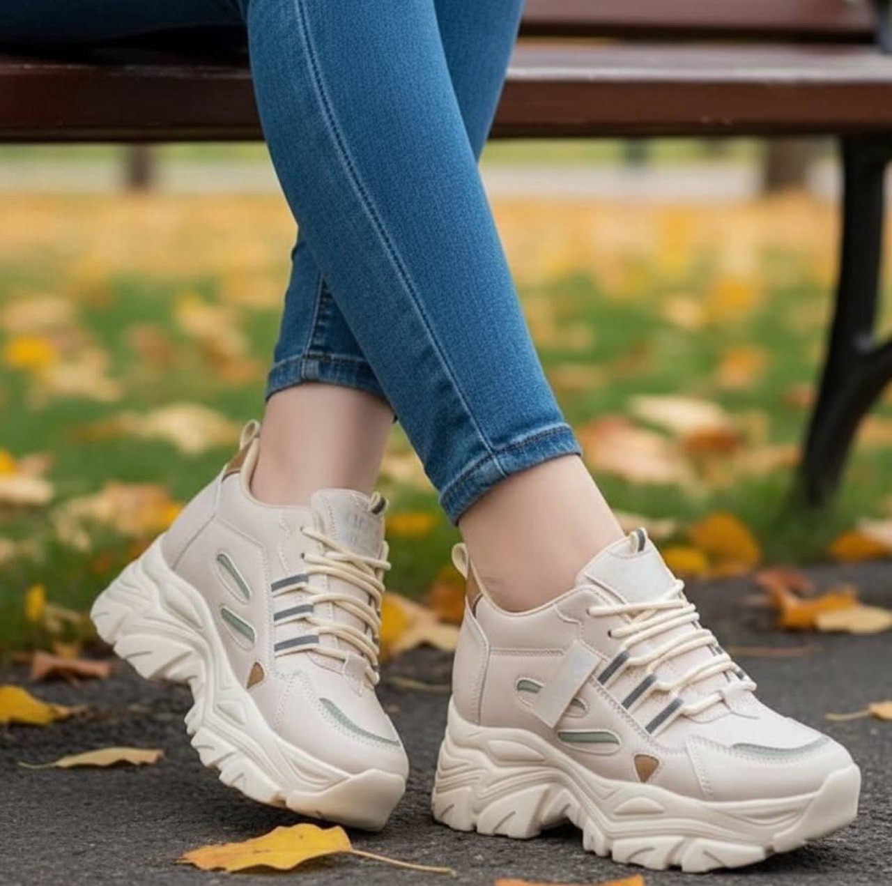 کتونی لژدار زنانه سفید مشکی کرمی